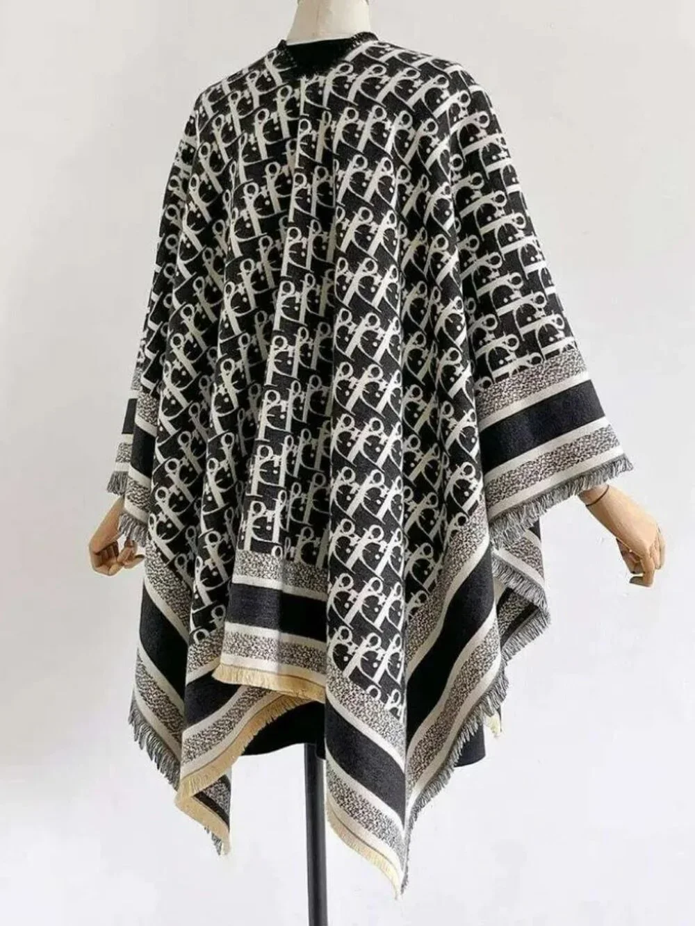NEW! EXQUISITE LUXURY VIBES SHAWL PONCHO FRINGED